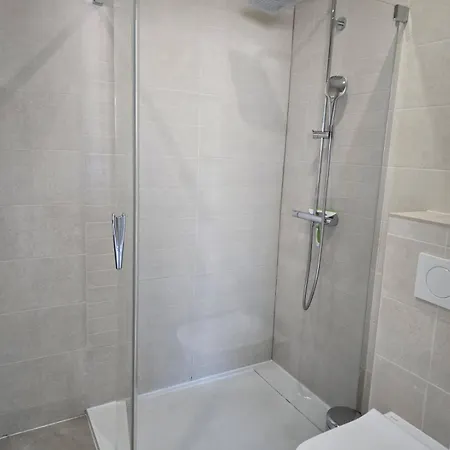 Familial Centre Ville, Parc Expo, Arena 公寓 *