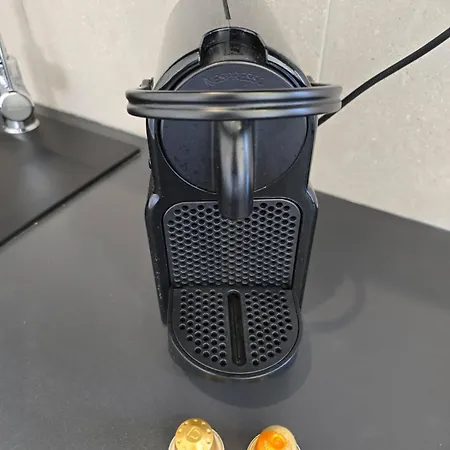 Familial Centre Ville, Parc Expo, Arena アパート ペロル